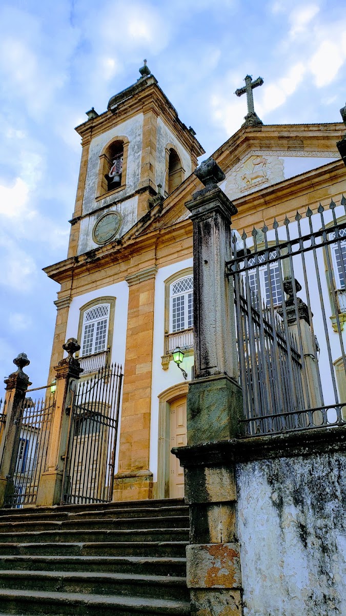 Capitólio de Ônibus: Cânions, Furnas e Aventuras em Minas!