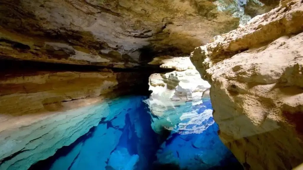Chapada Diamantina: Sua Excursão Rodoviária de Aventura na Bahia