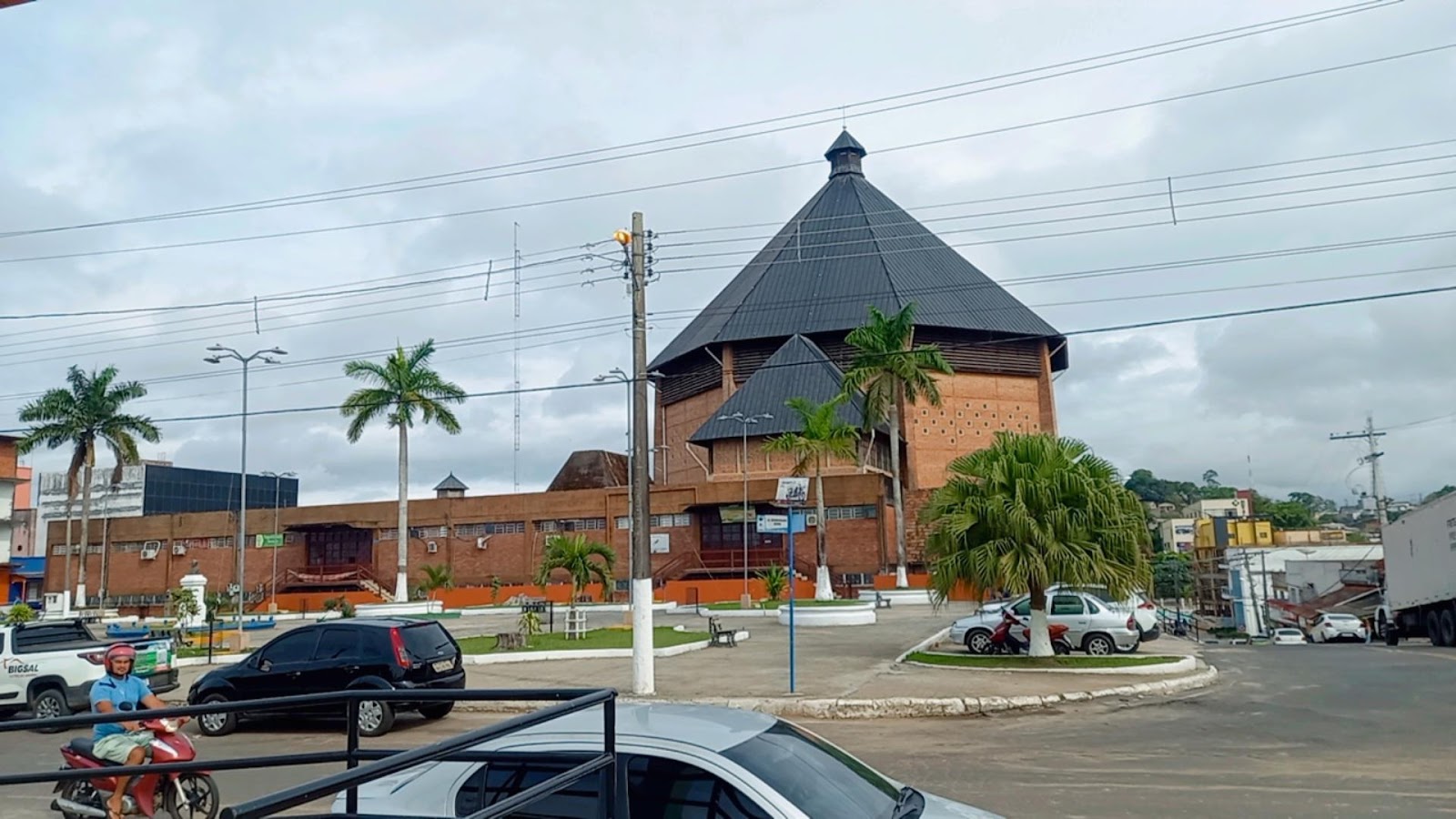 Cruzeiro do Sul de Ônibus: A Aventura Amazônica no Extremo Oeste