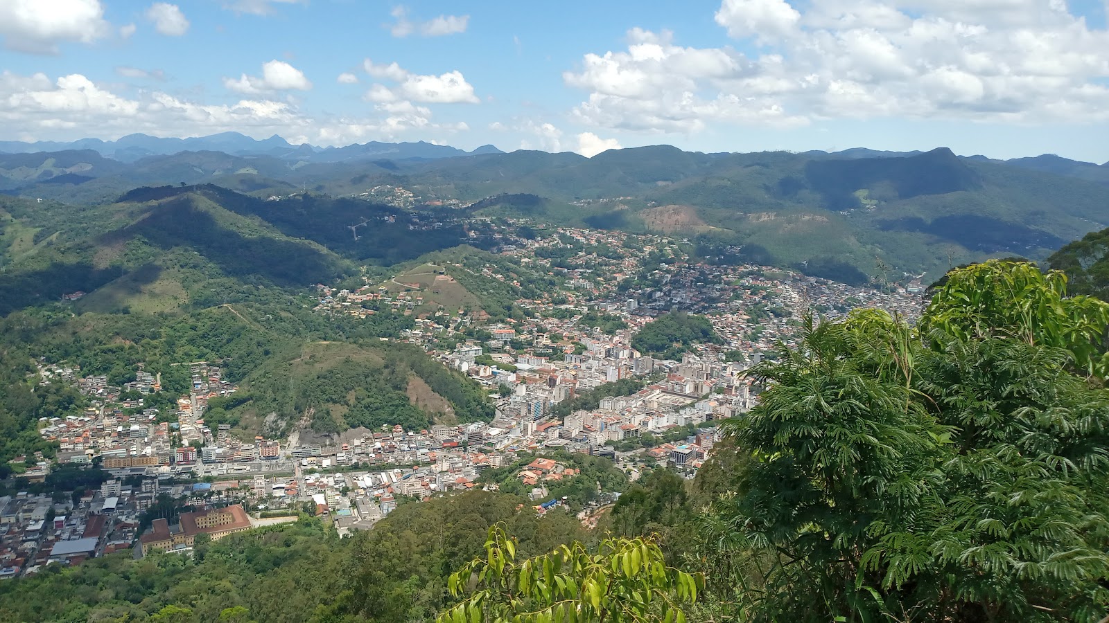 Descubra Nova Friburgo: Charme Serrano para Sua Excursão Rodoviária