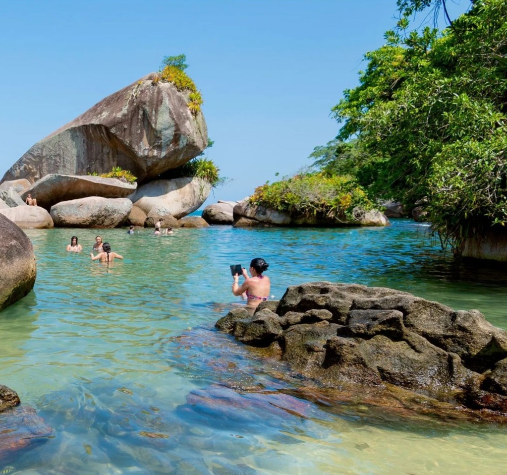 Trindade de Ônibus: Um Paraíso Natural para Sua Excursão Rodoviária